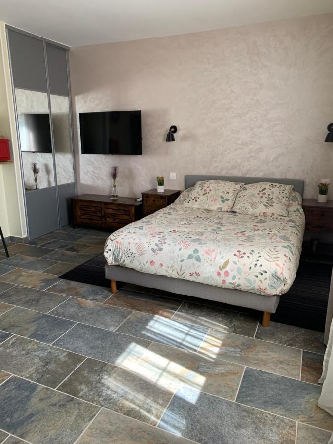 L'Abergement-Sainte-Colombe Studio Independant Avec Piscine Et Jardin מראה חיצוני תמונה